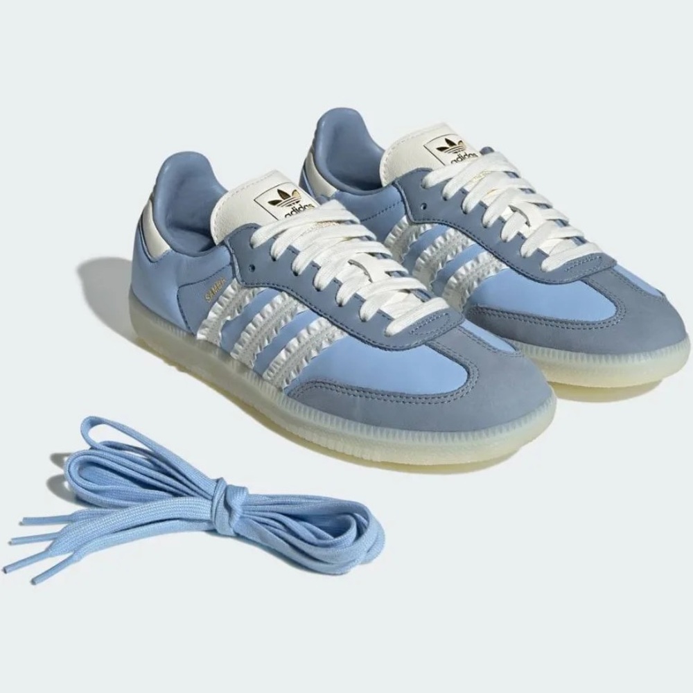 0014 Samba OG W in Clear Sky, Tactile Blue & Off White
adidas Originals